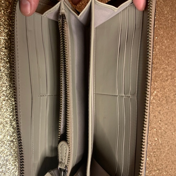 Coach zip around wallet - Picture 3 of 3